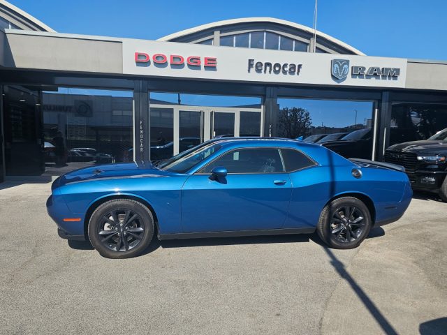 Dodge Challenger 3.6L V6 AT8 SXT AWD Blacktop - foto 2 di 4