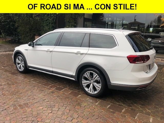 Volkswagen Passat Alltrack 2.0 TDI 190 CV 4MOTION DSG BMT - foto 2 di 4