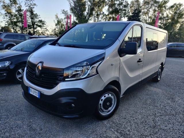 Renault Trafic T29 1.6 dCi 120CV PASSO LUNGO - 6 POSTI + CASSONE, del 2018, 218.000 km, in vendita a Roma (RM)