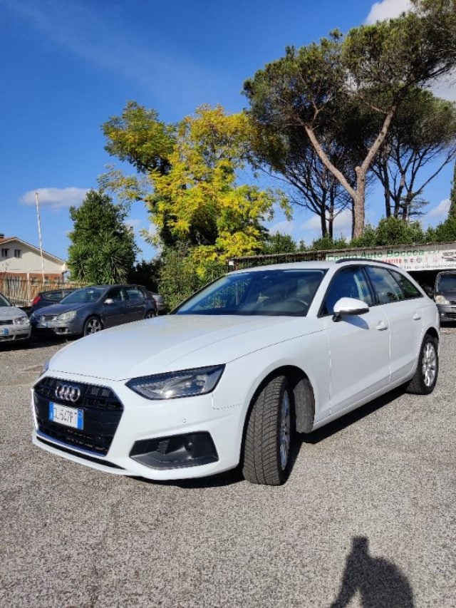Audi A4 Avant 30 TDI/136 CV S tronic Business - foto 3 di 4