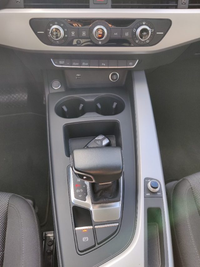 Audi A4 Avant 30 TDI/136 CV S tronic Business, del 2022, 82.000 km, in vendita a Roma (RM)
