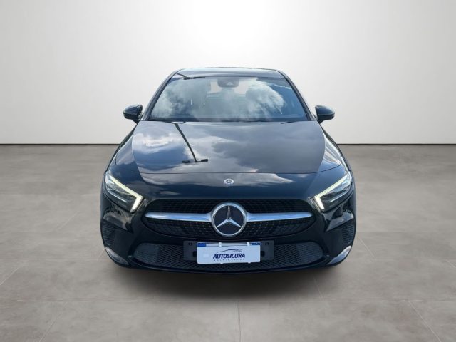 Mercedes-Benz A 180 d Automatic Sport - foto 2 di 4