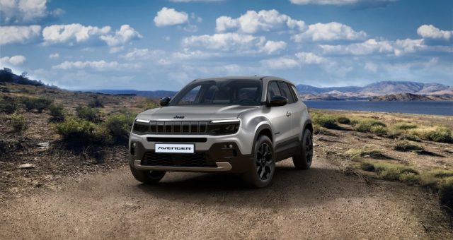 Jeep Avenger 1.2 Turbo 110 CV MHEV BLACKEDITION km 0 a MARSALA