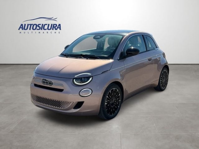 Fiat 500 Berlina Hybrid La Prima, del 2026, in vendita a Marsala (TP)