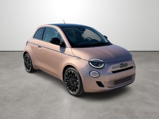 Fiat 500 Berlina Hybrid La Prima - foto 3 di 14