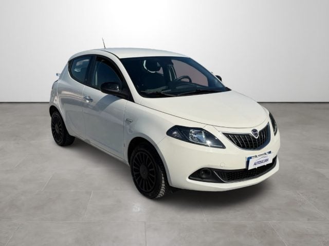 Lancia Ypsilon 1.0 FireFly 5 porte S&S Hybrid Ecochic Silver - foto 3 di 4