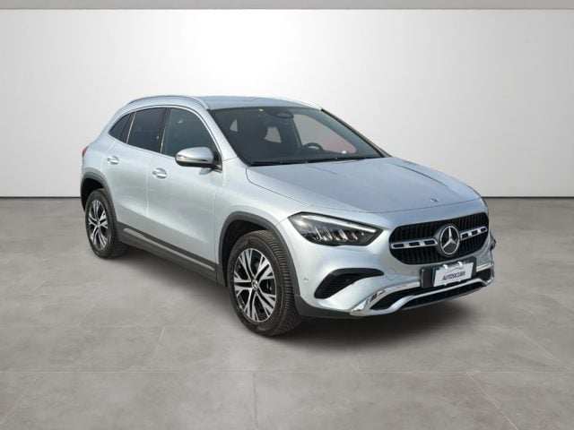 Mercedes-Benz GLA 220 d Automatic 4Matic Progressive Advanced Plus - foto 3 di 4