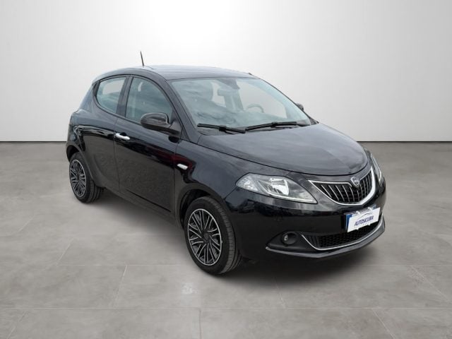 Lancia Ypsilon 1.0 FireFly 5 porte S&S Hybrid Gold - foto 3 di 4