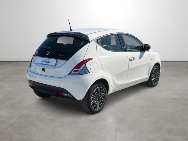 Lancia Ypsilon 1.0 FireFly 5 porte S&S Hybrid Gold - foto 4 di 4