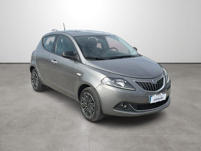 Lancia Ypsilon 1.0 FireFly 5 porte S&S Hybrid Gold - foto 3 di 4