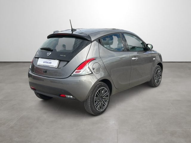 Lancia Ypsilon 1.0 FireFly 5 porte S&S Hybrid Gold - foto 4 di 4