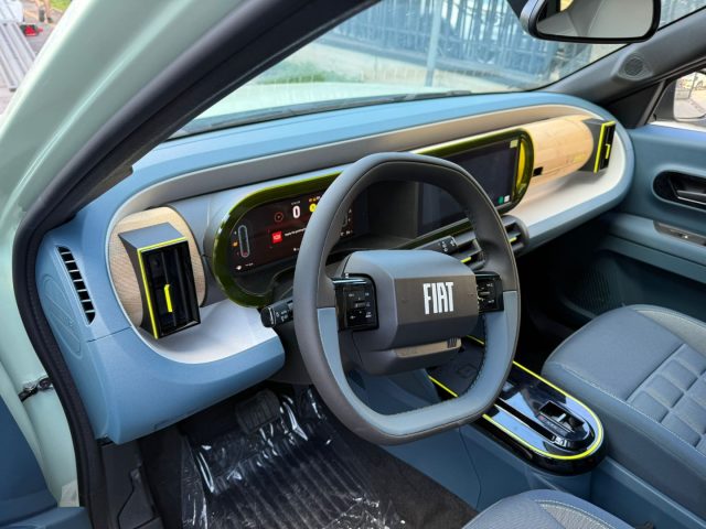 Fiat Grande Panda 1.2 Hybrid S&S La Prima, del 2025, 10 km, in vendita a Varedo (MB)