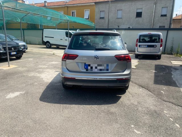 Volkswagen Tiguan 2.0 TDI SCR DSG 4MOTION Executive BMT - foto 4 di 31