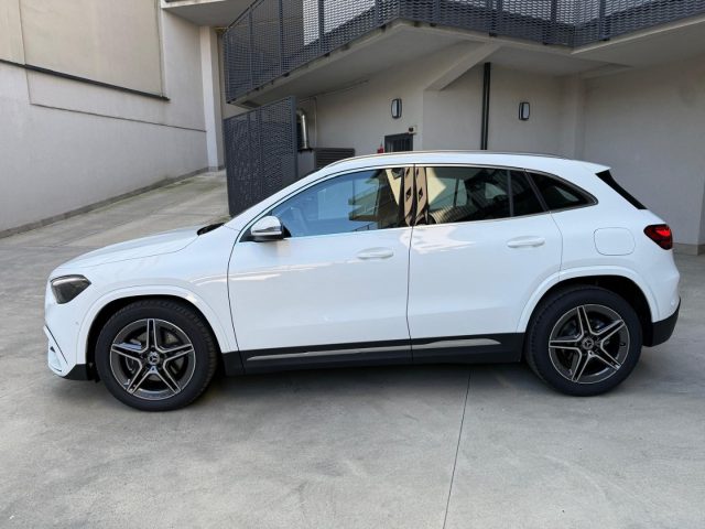 Mercedes-Benz GLA 180 Automatic AMG Line Premium - foto 2 di 4