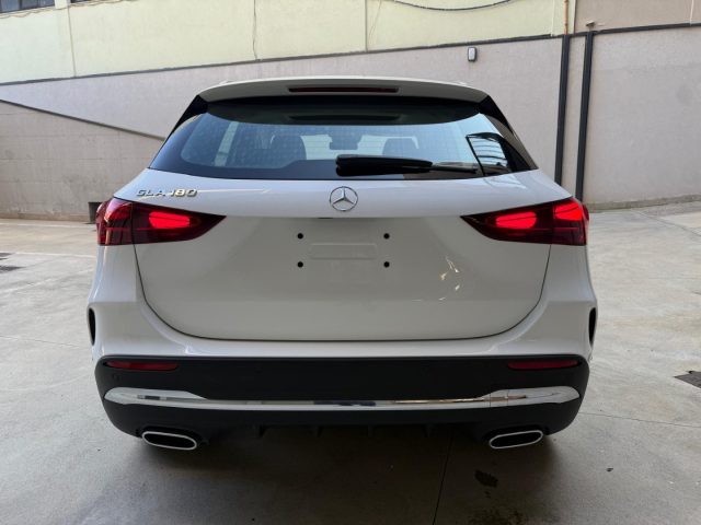 Mercedes-Benz GLA 180 Automatic AMG Line Premium - foto 4 di 4