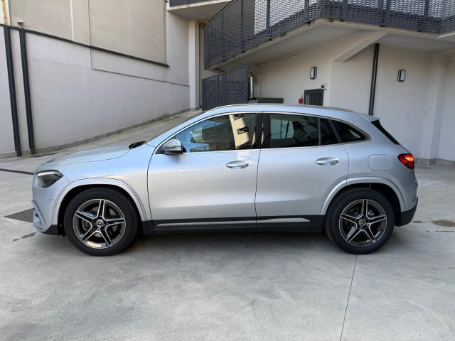 Mercedes-Benz GLA 180 Automatic AMG Line Premium - foto 2 di 4