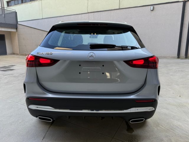 Mercedes-Benz GLA 180 Automatic AMG Line Premium - foto 4 di 4