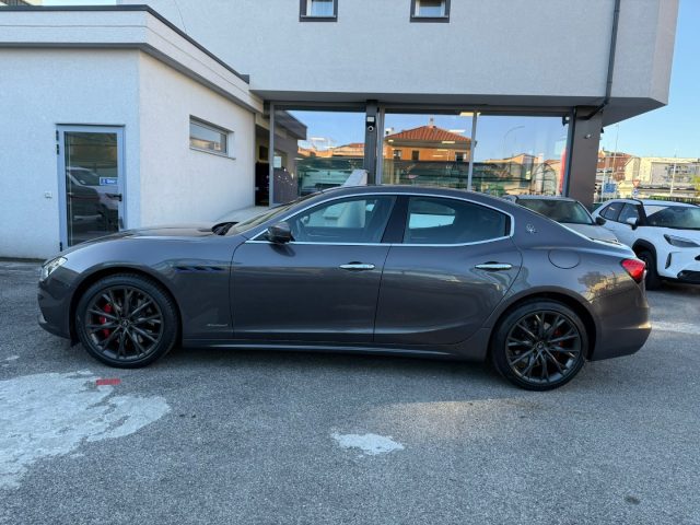 Maserati Ghibli L4 330 CV MHEV Gransport - foto 2 di 4