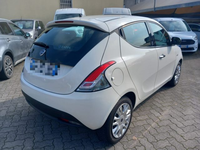 Lancia Ypsilon 1.2 69 CV 5 porte Silver, del 2014, 98.000 km, in vendita a Varedo (MB)