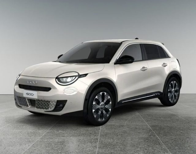 Fiat 600 Hybrid 145CV DCT MHEV La Prima km 0 a VAREDO
