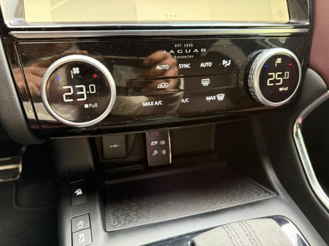 Jaguar E-Pace 2.0D I4 163 CV AWD Auto R-Dynamic S usato a VAREDO