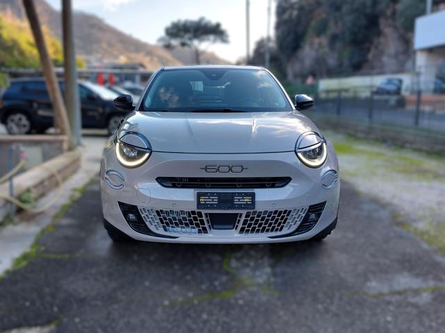 Fiat 600 Hybrid 110 CV DCT MHEV Serie Speciale Icon - foto 2 di 4