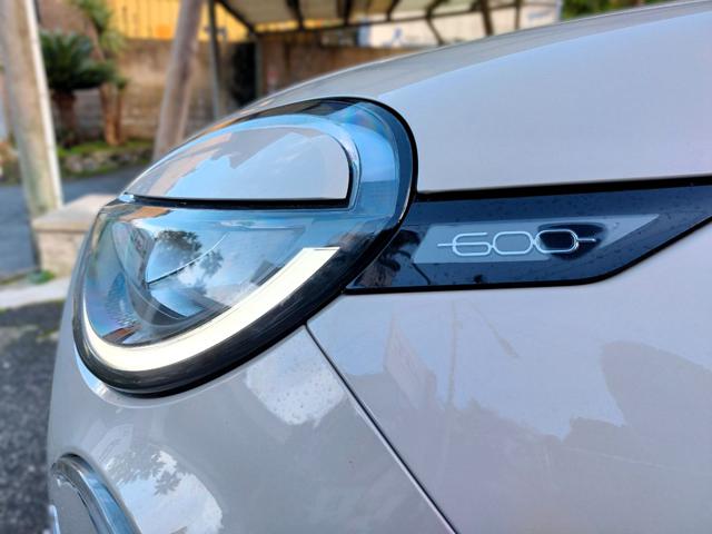 Fiat 600 Hybrid 110 CV DCT MHEV Serie Speciale Icon, del 2025, 20 km, in vendita a Ischia (NA)
