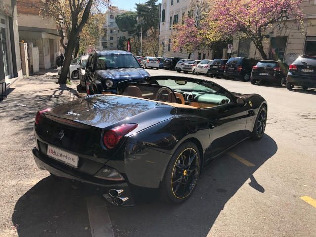 Ferrari California DCT F1-Daytona-Ufficiale-Camera-Ceramik-Nuovissima - foto 4 di 4