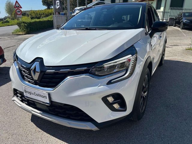 Renault Captur 1.6 E-TECH HEV 145 TECHNO AUTO - foto 2 di 4