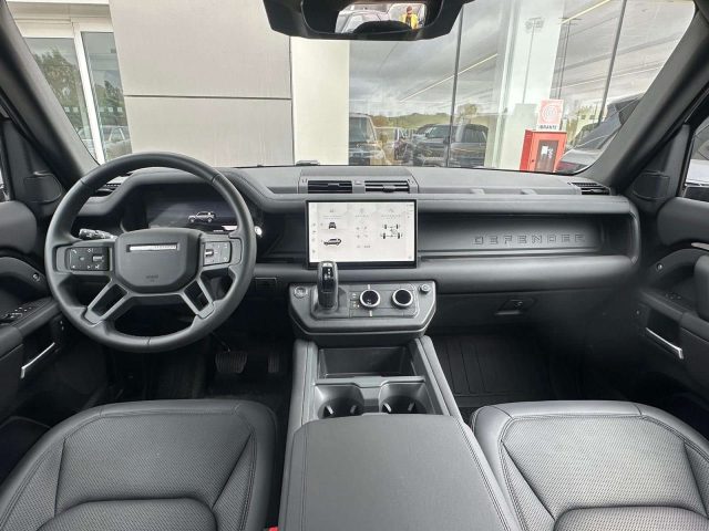 Land Rover Defender (2019) LAND ROVER 110 3.0D I6 200 CV AWD Auto X-Dy - foto 4 di 4