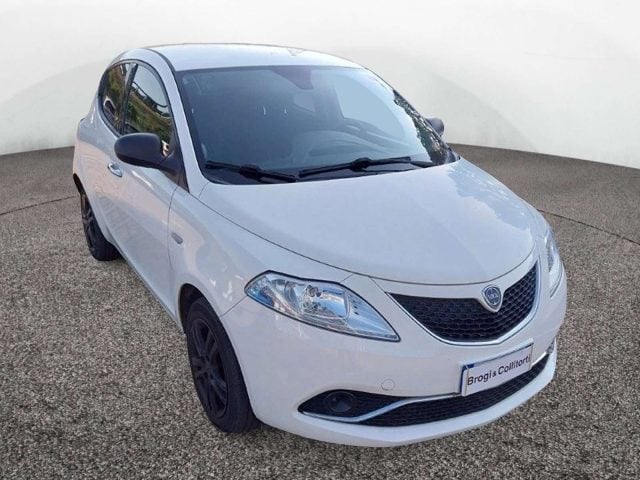 Lancia Ypsilon 1.2 Silver 69cv usato a EMPOLI