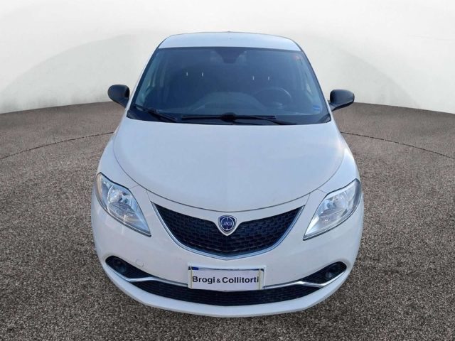 Lancia Ypsilon 1.2 Silver 69cv - foto 2 di 4