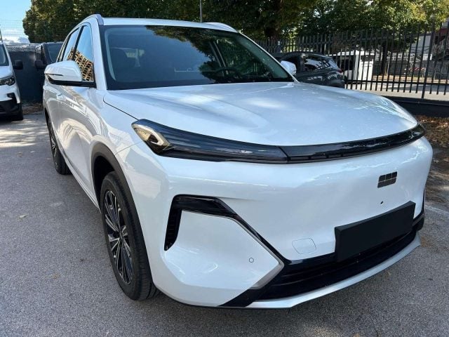 Geely Starray EM-i 1.5 Plug-in Hybrid Launch Edition, del 2026, 10 km, in vendita a Empoli (FI)