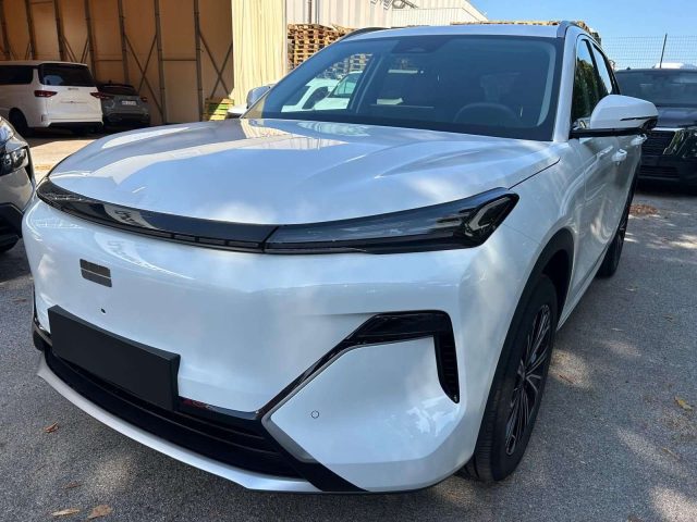 Geely Starray EM-i 1.5 Plug-in Hybrid Launch Edition - foto 3 di 15