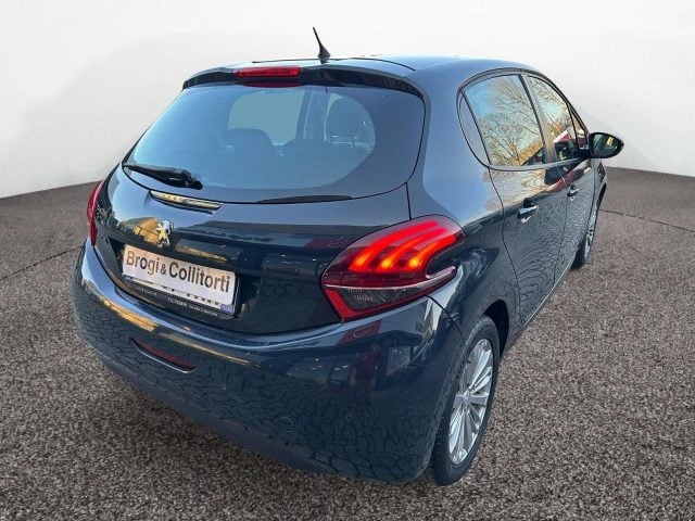 Peugeot 208 I 2015 5 Porte 1.6 BlueHDi 75cv Allure - foto 4 di 4