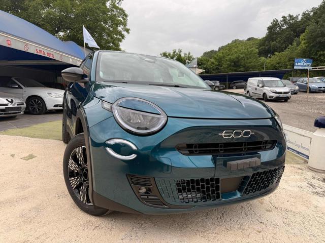 Fiat 600 Hybrid 110 CV DCT MHEV Icon nuovo a TEANO