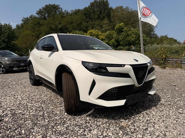 Alfa Romeo Junior 1.2 ibrida Ti 145cv edct6 nuovo a TEANO
