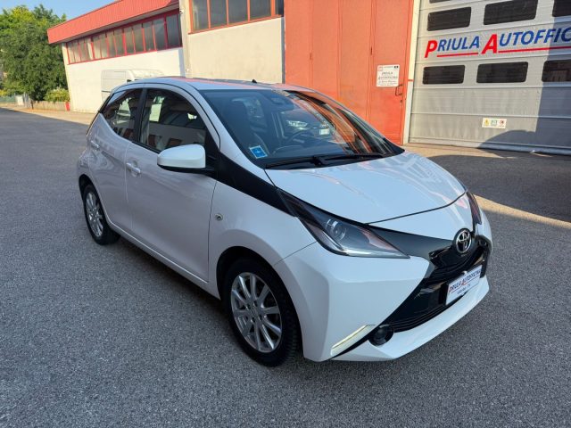 Toyota Aygo 1.0 VVT-i 69 CV 5 porte x-clusiv - foto 3 di 4