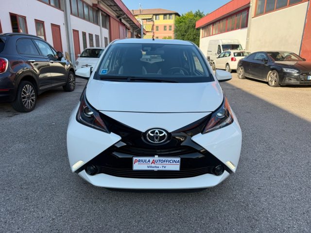 Toyota Aygo 1.0 VVT-i 69 CV 5 porte x-clusiv - foto 2 di 4