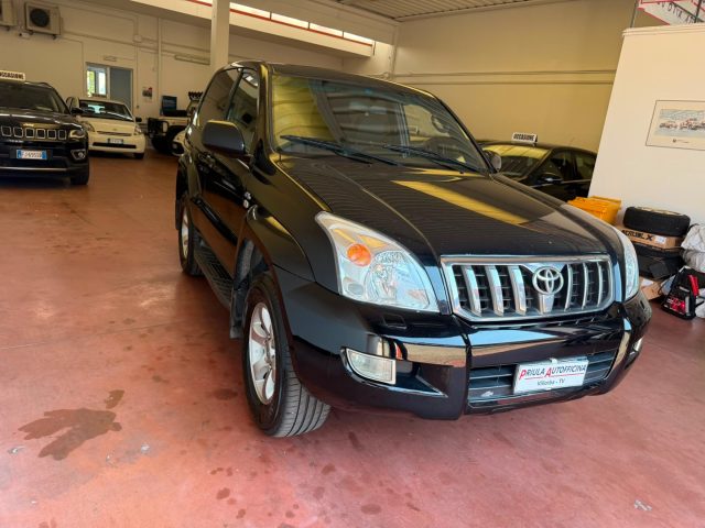 Toyota Land Cruiser 3.0 D-4D 3 porte aut. Executive - foto 2 di 4