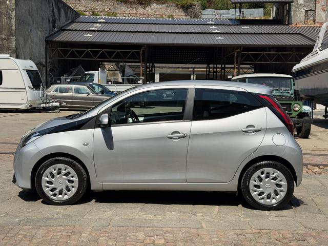 Toyota Aygo 1.0 VVT-i 72 CV 5 porte x-business MMT - foto 4 di 4