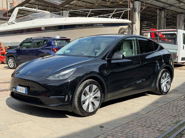 Tesla Model Y Long Range AWD - foto 2 di 4