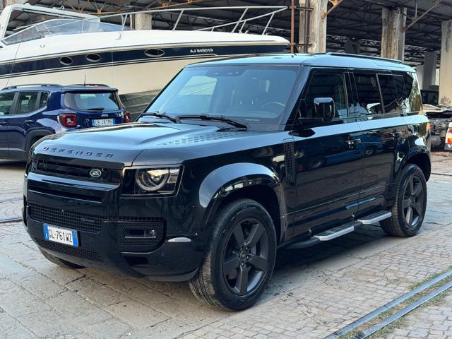Land Rover Defender 110 3.0D I6 300 CV AWD Auto X-Dynamic HSE, del 2022, 34.900 km, in vendita a Sarzana (SP)