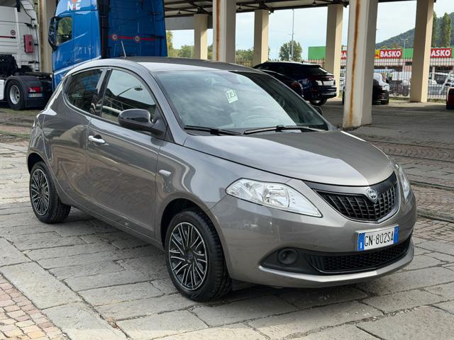 Lancia Ypsilon 1.0 FireFly 5 porte S&S Hybrid Silver Plus 5 POSTI - foto 3 di 4