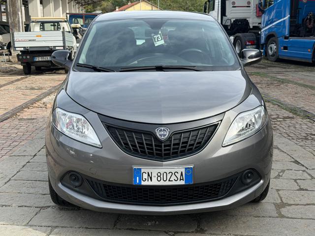 Lancia Ypsilon 1.0 FireFly 5 porte S&S Hybrid Silver Plus 5 POSTI - foto 2 di 4