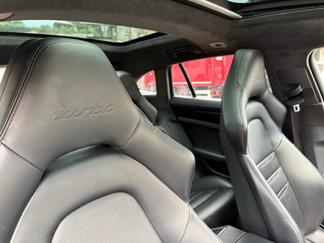 Porsche Panamera 4.0 Turbo Sport Turismo, del 2018, 110.000 km, in vendita a Sarzana (SP)