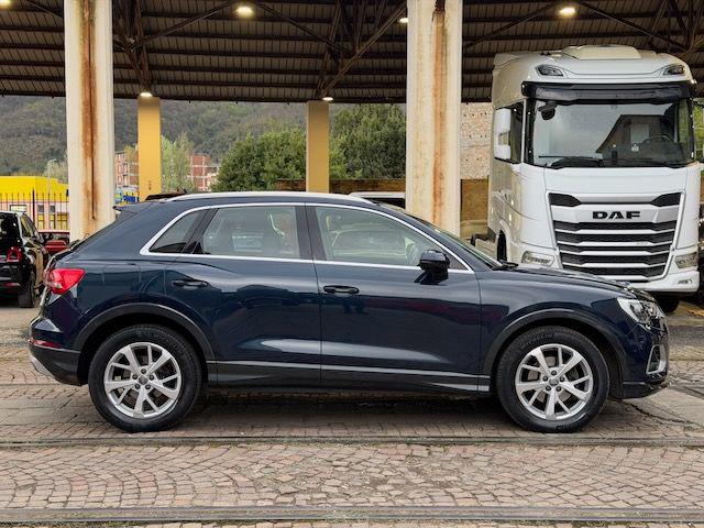 Audi Q3 2.0 TDI 150 CV Business - foto 4 di 4