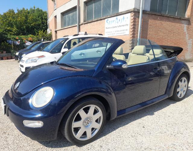 Volkswagen New Beetle 1.6 Cabrio - foto 2 di 4