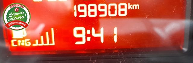 Fiat Punto 1.4 5 porte Natural Power Street, del 2017, 198.000 km, in vendita a Osteria Grande (BO)