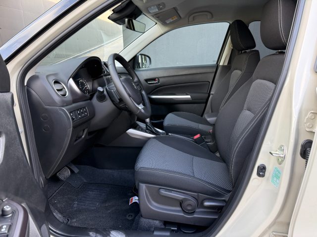 Suzuki Vitara 1.4 Hybrid Aut. 4WD BiColor Comfort Camera DAB+ - foto 4 di 4